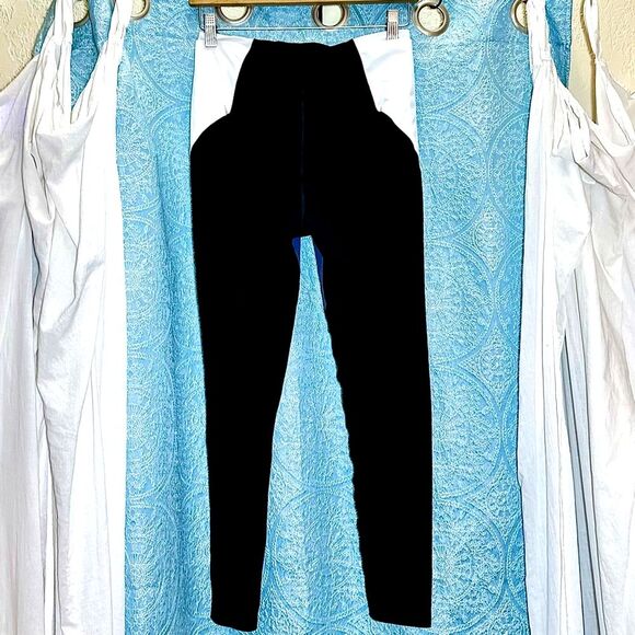 Victoria’s Secret Sweat On Point Leggings High Rise  with Pockets Sz 10 - Picture 4 of 9